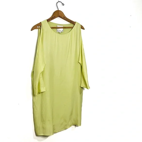 Addison | Cold Shoulder Dress - Picture 4 of 4